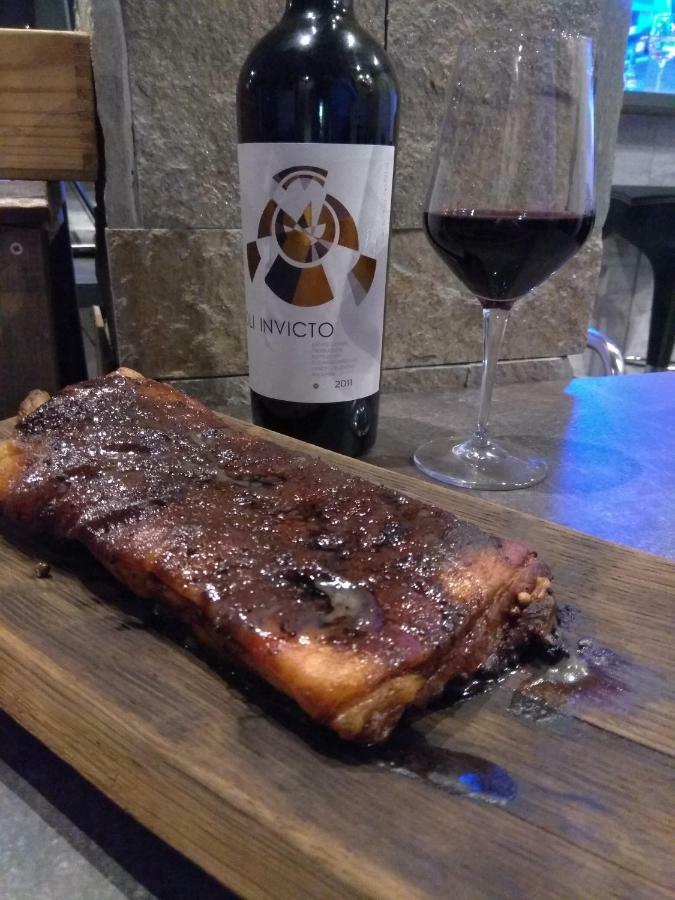 Roots Hotel And Wine Bar プロヴディフ エクステリア 写真